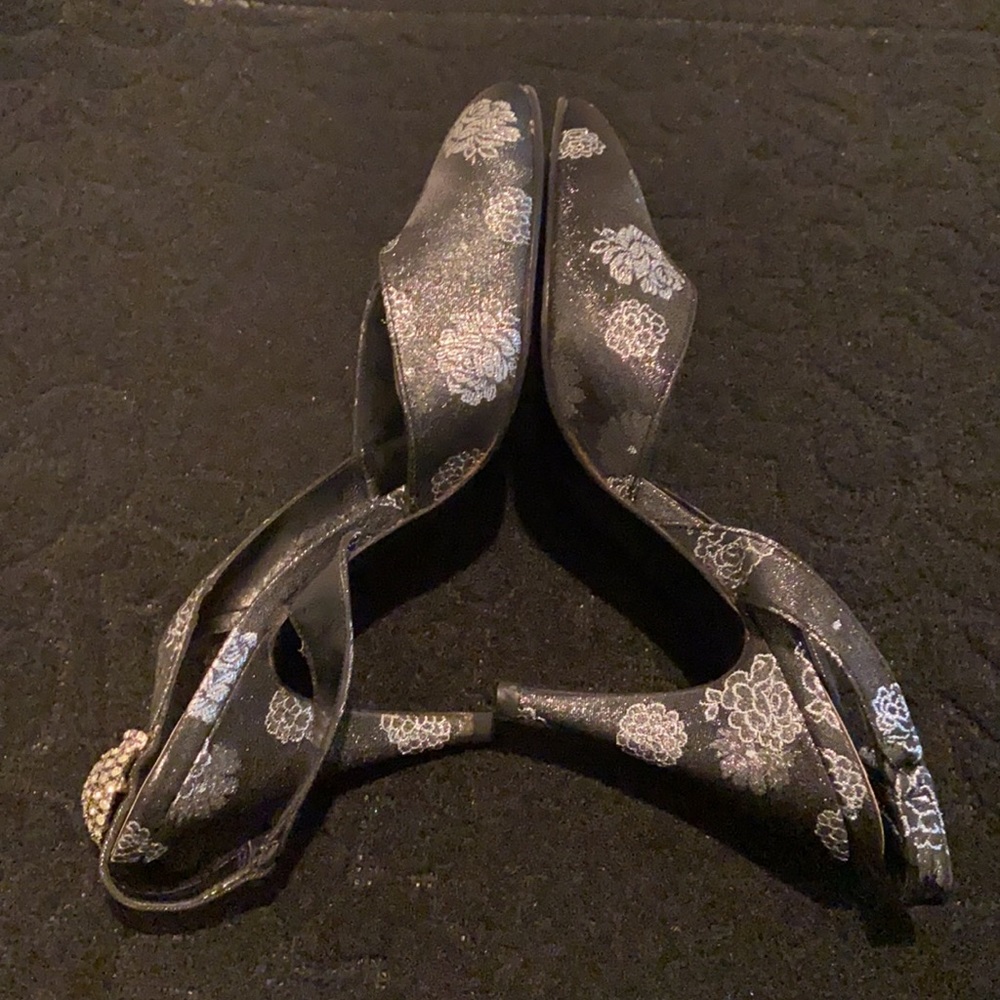 New Stuart Weitzman Pumps - Picture 8 of 13